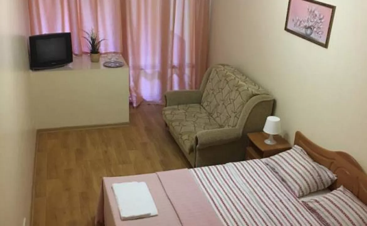 Номер с балконом на северную сторону, 3-й этаж. Отель "Морской берег". Рыбачье