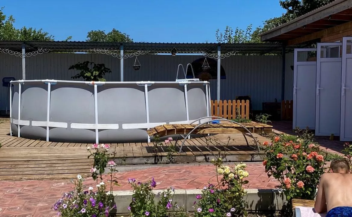 Трёхместный номер с кондиционером. Гостевой дом 7Я. Голубицкая