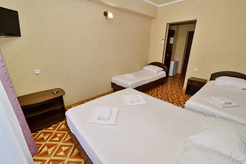 Четырехместный номер с балконом. Гостевой дом «Акрополь» - Витязево. Витязево