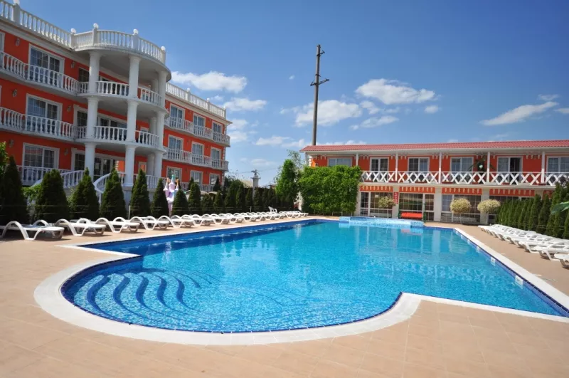 . Курортный отель "Апельсин". Саки