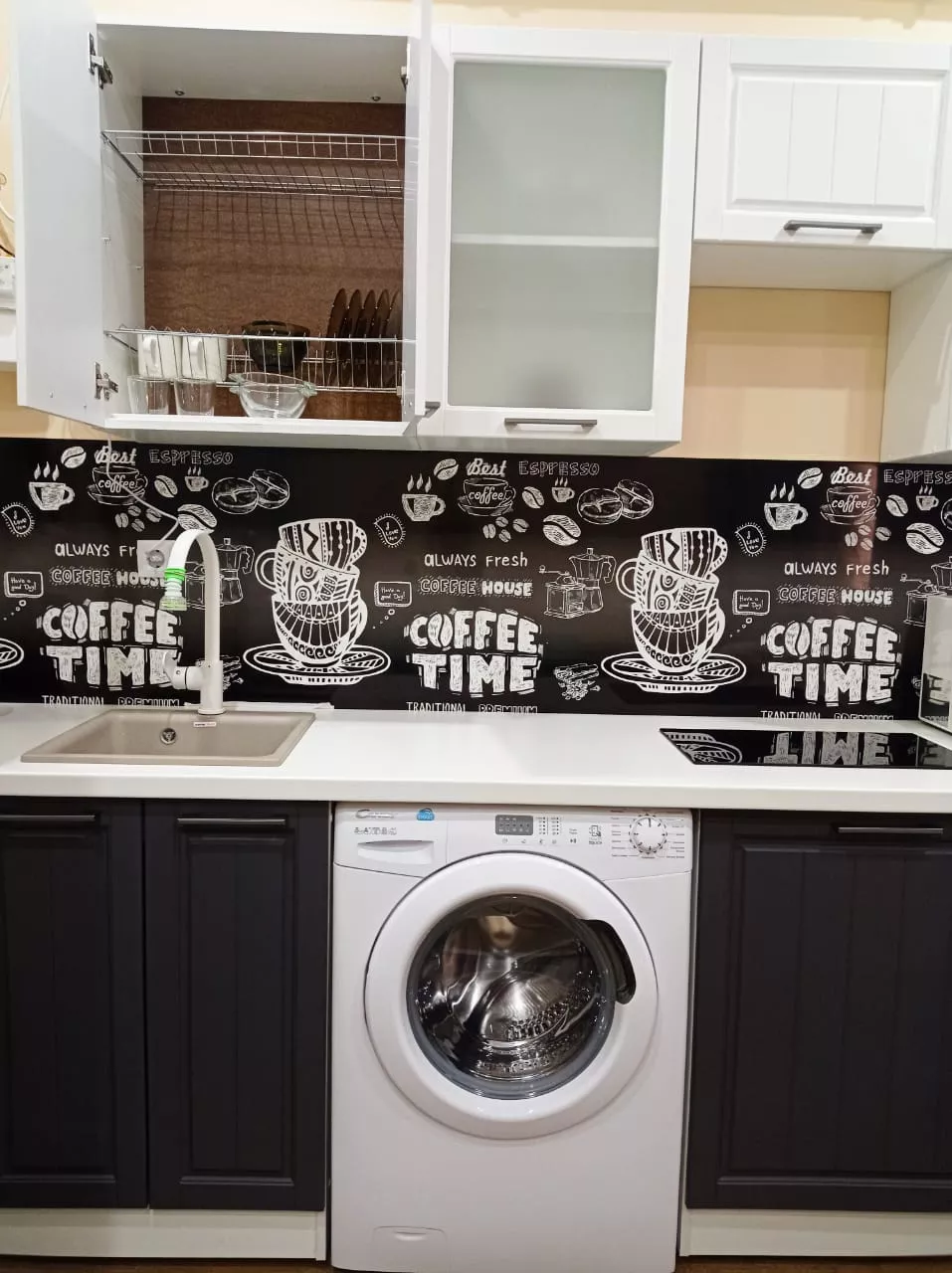 . Квартира в многоквартирном доме Квартира под ключ с балконом в элитном ЖК СЕМЕЙНЫЙ . Лазаревское