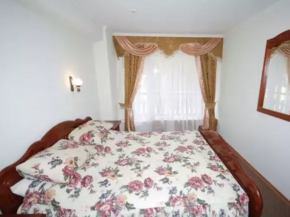 «Люкс» двухкомнатный 2-местный, с кухней. Гостиница «Домбай». Домбай-гостиницы