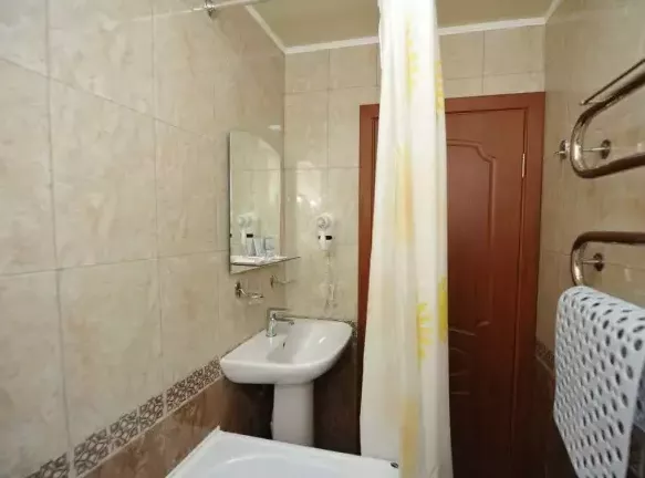 «Эконом» 2-х местный (Малый корпус). Гостиница «Кристалл». Домбай-гостиницы «Эконом» 2-х местный (Малый корпус). Гостиница «Кристалл». Домбай-гостиницы