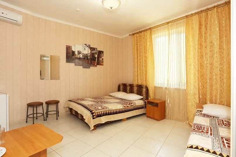 2-х комн. 5-ти местн. номер с удобств..  Частный отель Экватор. Береговое