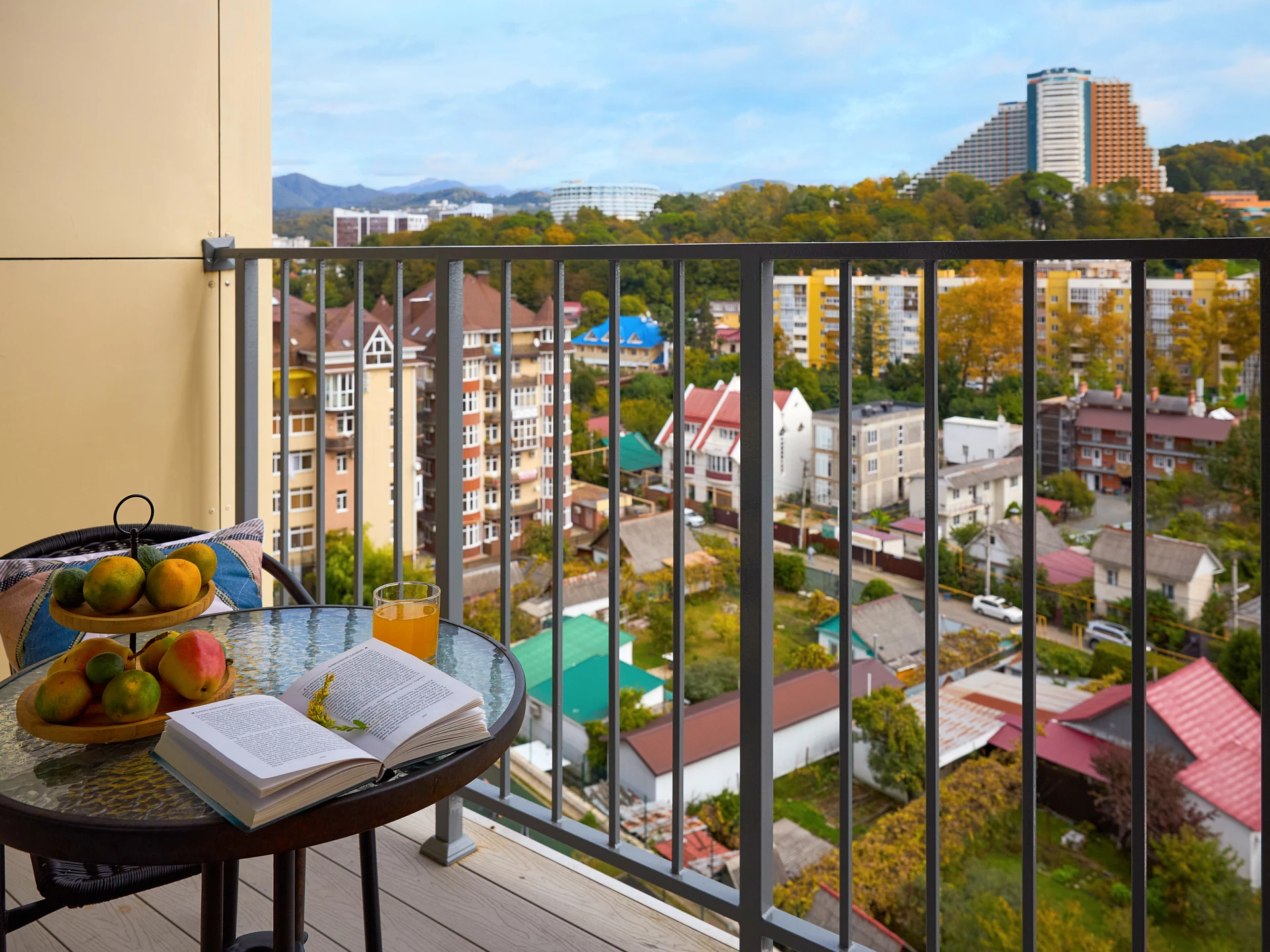 . Квартира в многоквартирном доме ЖК Каравелла Португалии . Дагомыс