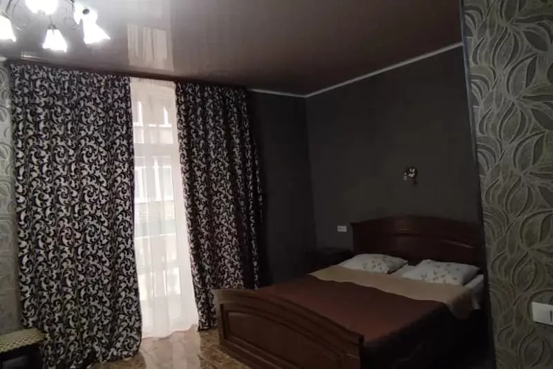 Двухместный номер с балконом. Гостиница  "Sea Zone" . Пицунда Двухместный номер с балконом. Гостиница  "Sea Zone" . Пицунда