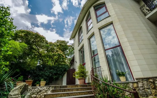 . Частный гостевой дом Чайка. Ялта