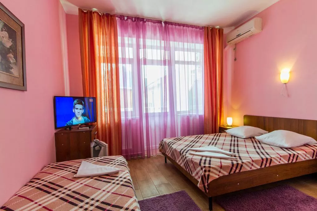 Студия. Гостиница "Мелия". Лазаревское