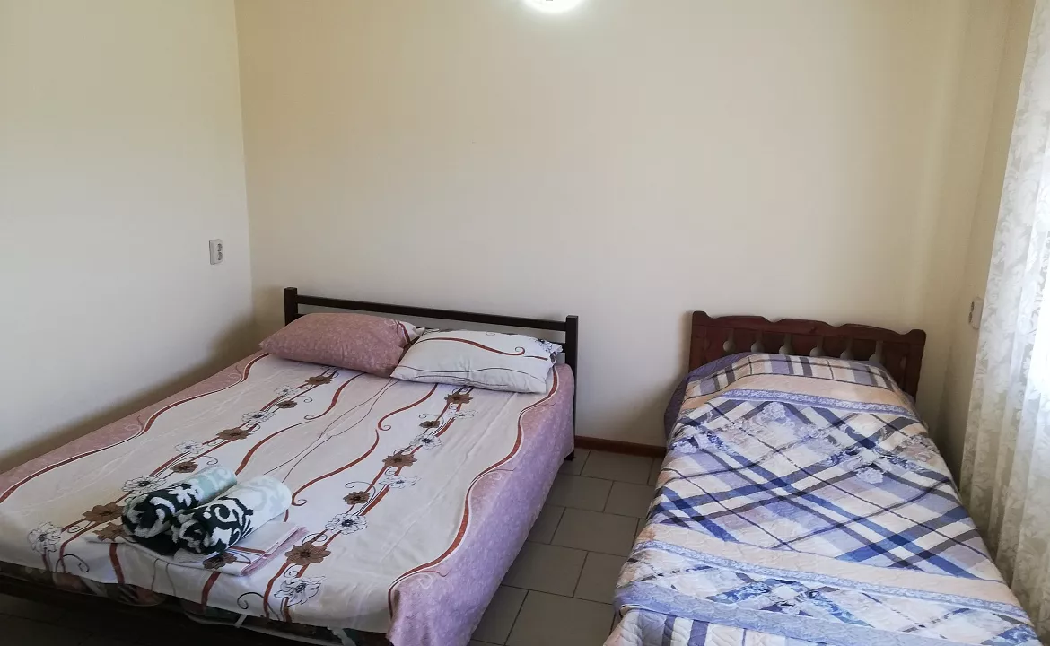 Домик у моря 4х-местный. Гостевой дом Домик у моря Пролетарская 152. Должанская