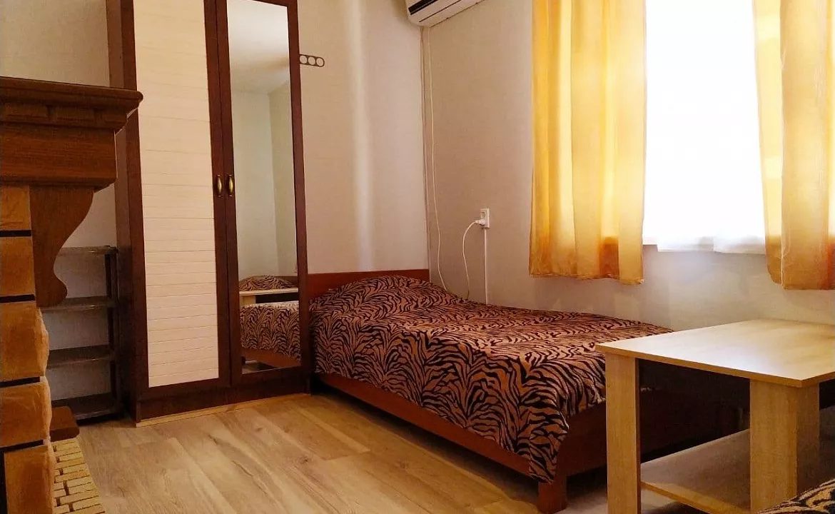 СТАНДАРТ 2-3-МЕСТНЫЙ С САНУЗЛОМ, ТВ И КОНДИЦИОНЕРОМ. Частный сектор "На Михайловский  8". Архипо-Осиповка