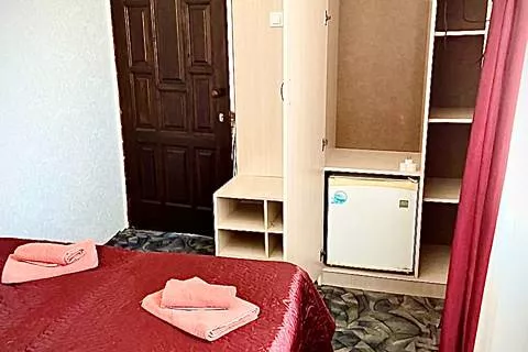 Двухместная комната с доп. местом и санузлом. Частный сектор "Светлана на Луговой". Адлер