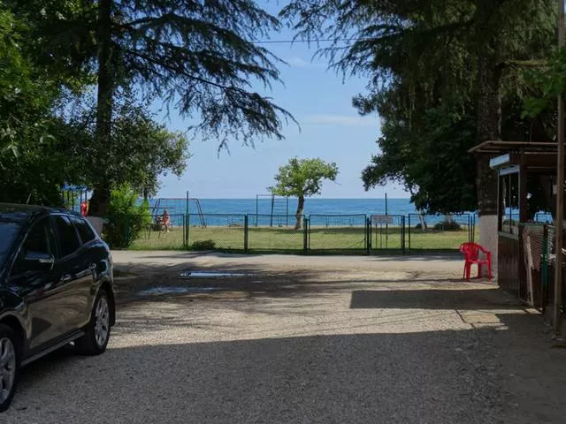. Гостиница  "Sea Zone" . Пицунда