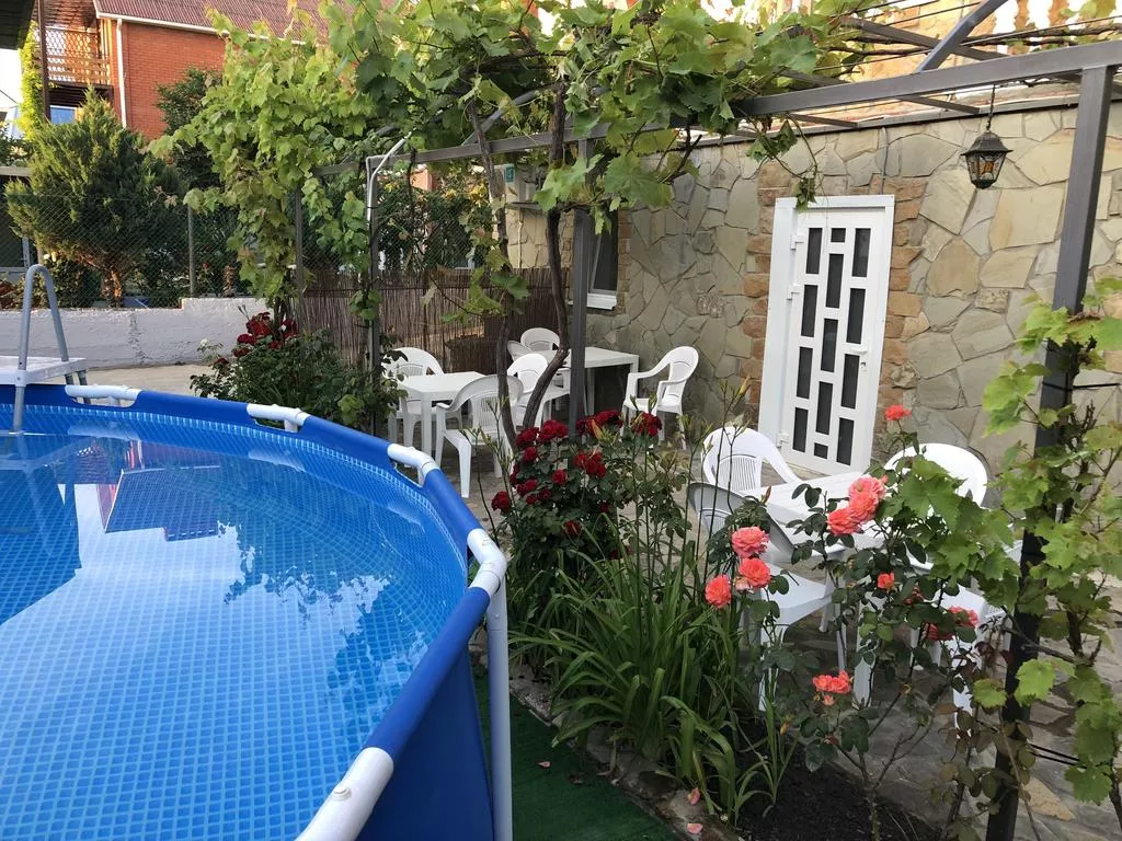 . Частный сектор "НеНаСевере". Дивноморское