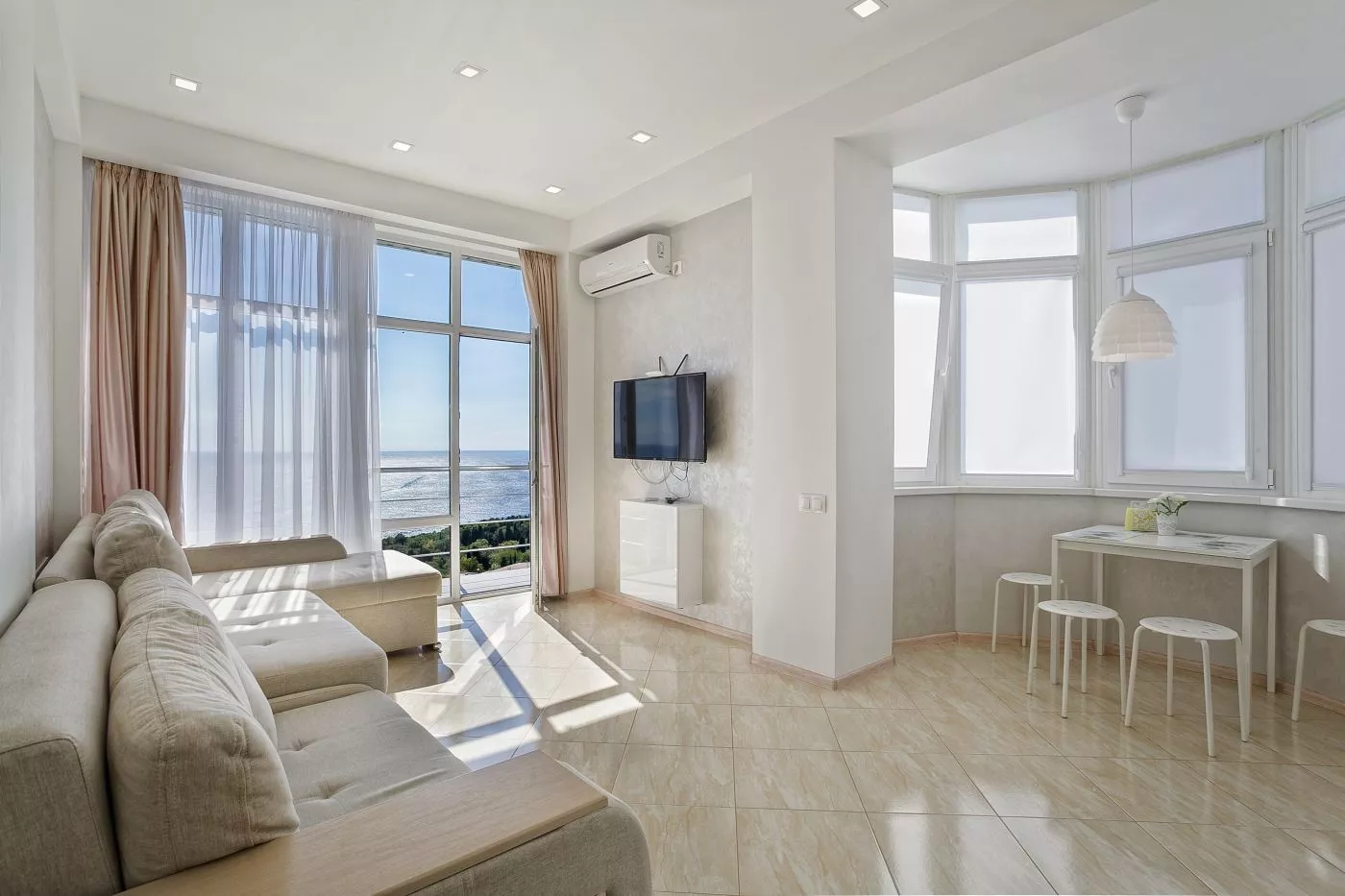 . Квартира в многоквартирном доме Видовые апартаменты в Мисхоре. Кореиз . Квартира в многоквартирном доме Видовые апартаменты в Мисхоре. Кореиз