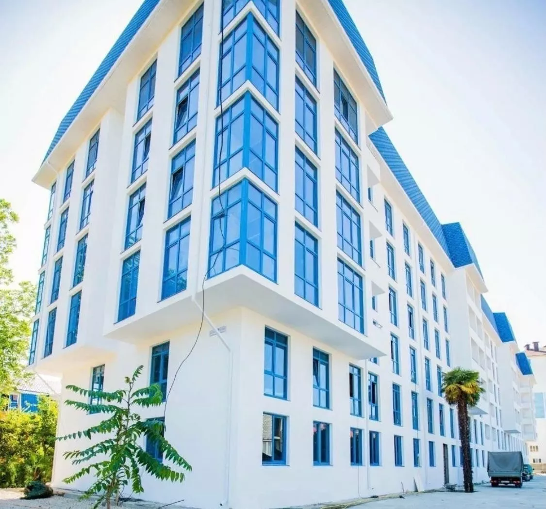 . Квартира в многоквартирном доме Апартаменты Цветочная. Адлер