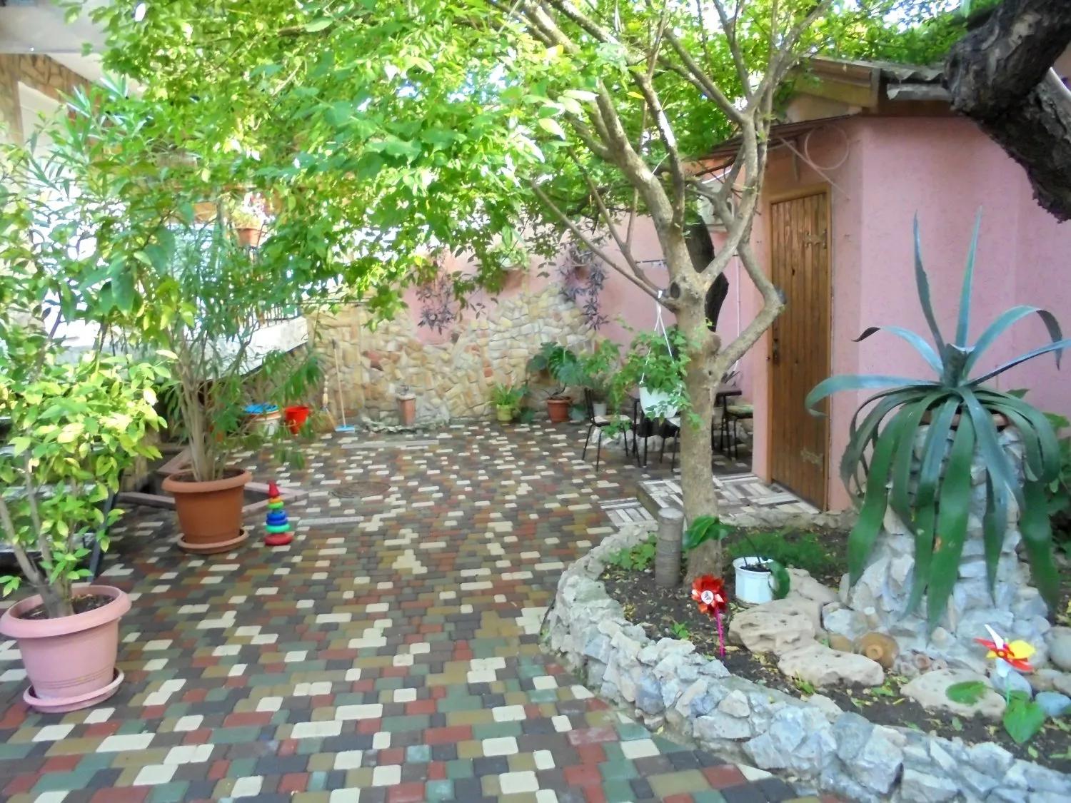 . Дом под ключ  Домик под абрикосовым деревом на 2-4 человека.. Феодосия