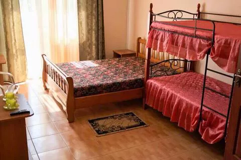 Четырехместный номер «Семейный». Гостевой дом "Астра" - Севастополь. Севастополь