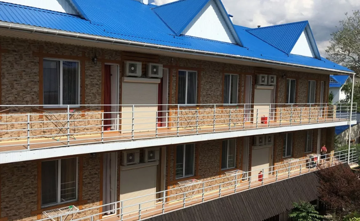 Полулюкс с общим балконом 3хместный. Отель АСТОН. Нижнее Джемете