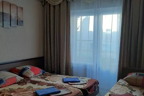 3х местный номер с балконом. Гостиница «Жемчужина». Архипо-Осиповка