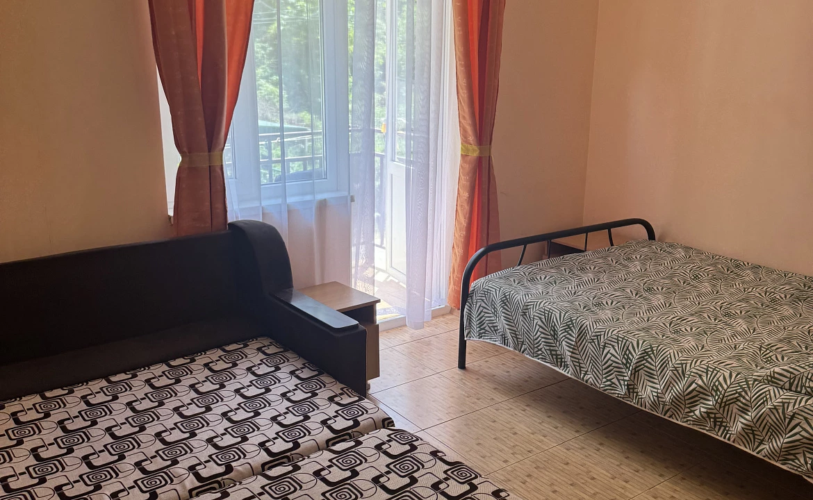 Стандарт с балконом . Гостевой дом "Пантера". Гагра