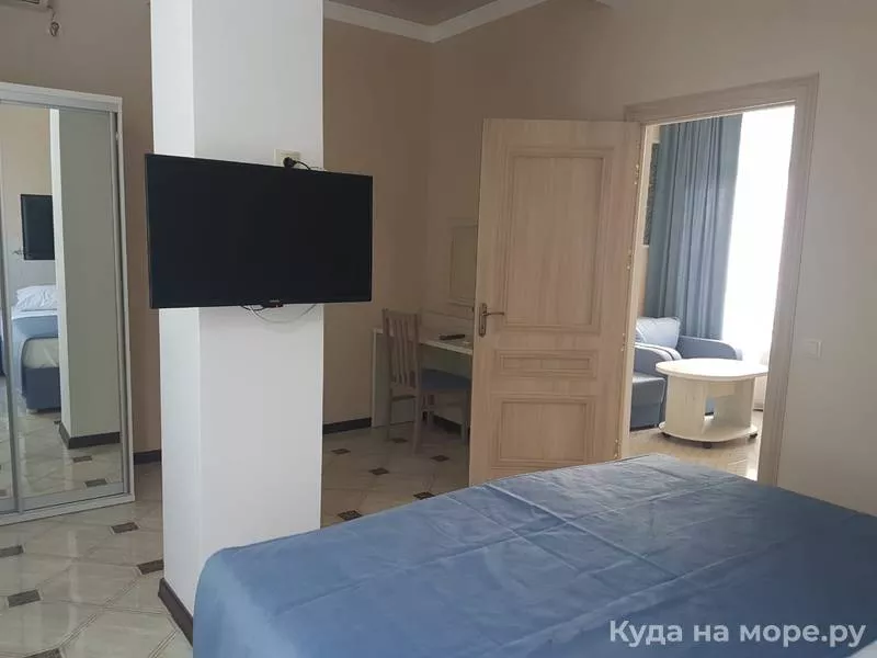 Двухкомнатный номер. Гостевой дом "Уютный дворик". Гагра