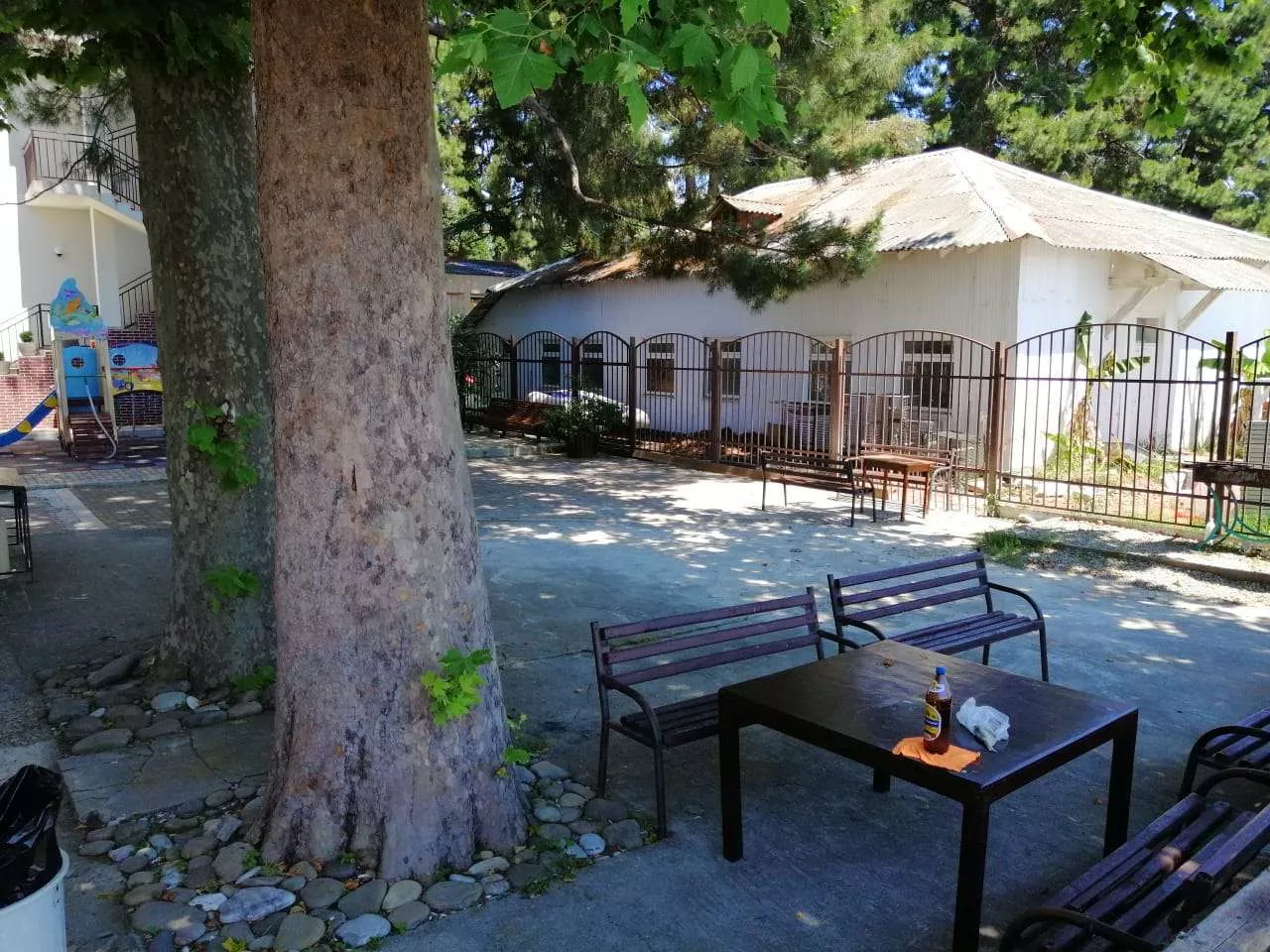 . База отдыха На берегу . Лазаревское