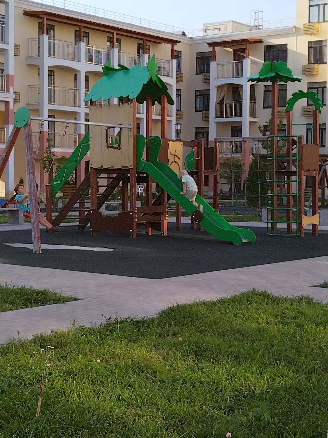 . Уютная студия "Мария" с бассейнами во дворе . Сукко