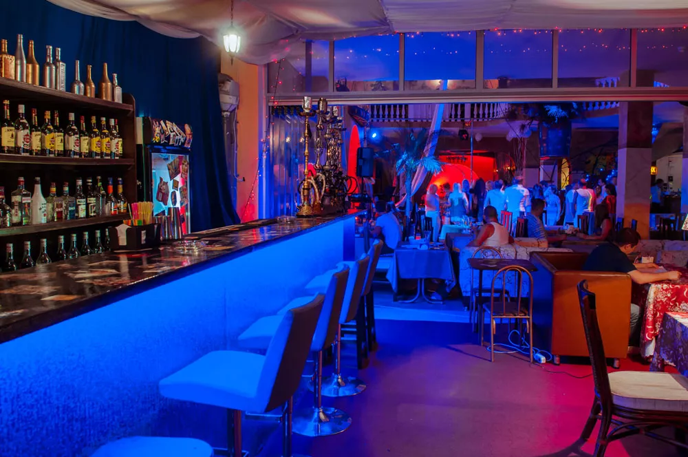 ШОУ-РЕСТОРАН  ШОУ-РЕСТОРАН