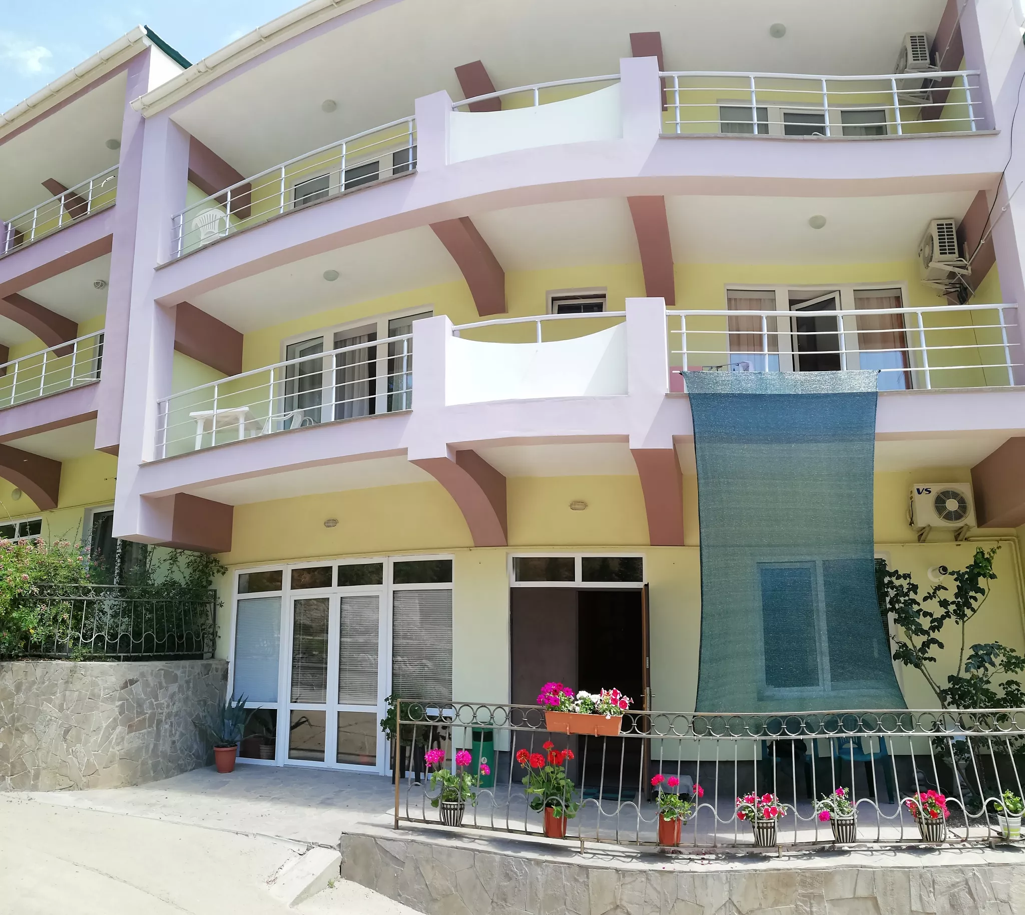 . Отель «Ра-Дуга». Партенит