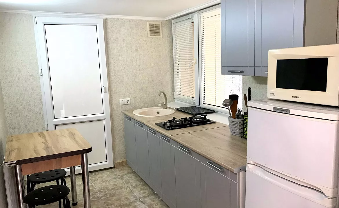 Однокомнатная квартира с кухней в коттедже на 1 этаже. Гостевой дом "Виктория". Лазаревское Однокомнатная квартира с кухней в коттедже на 1 этаже. Гостевой дом "Виктория". Лазаревское