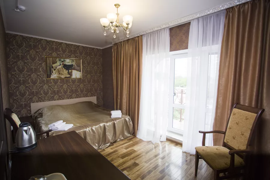  ПОЛУЛЮКС. Отель  "ВАП-отель". Ейск