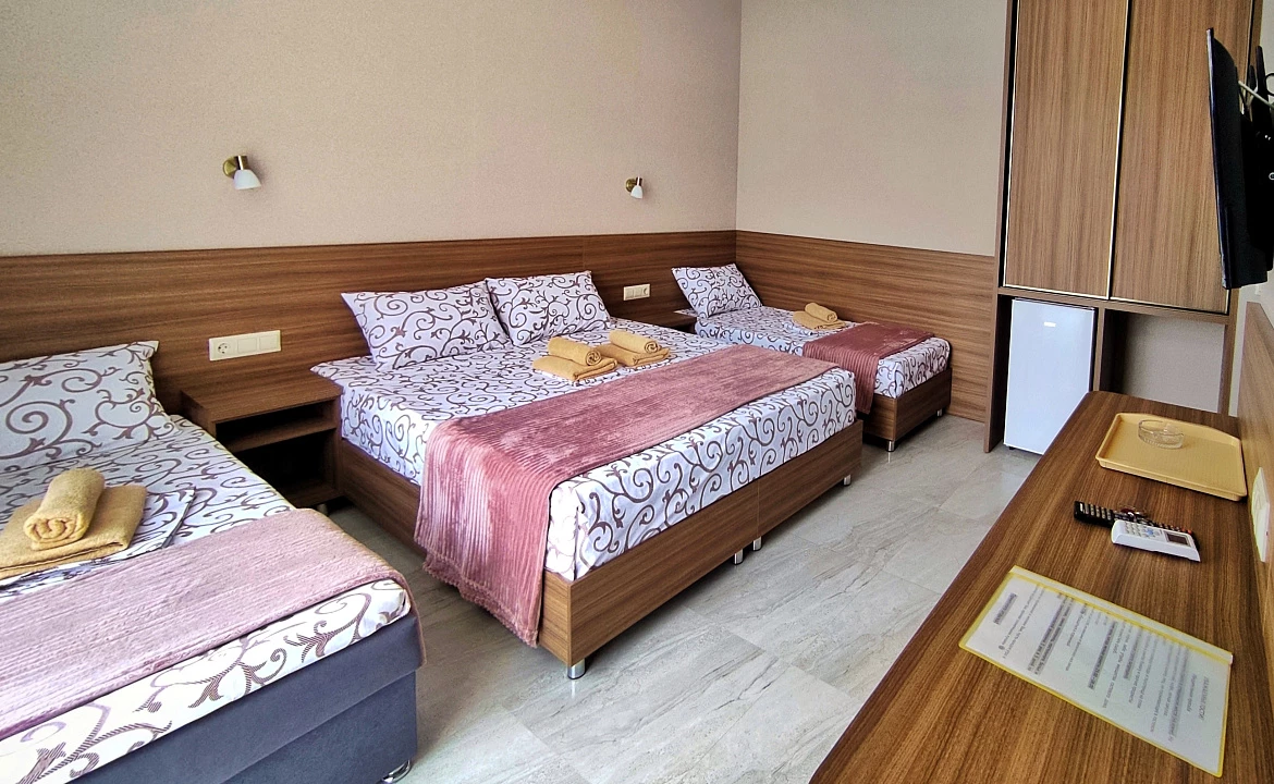 4-местный Комфорт с индивидуальным балконом. Гостевой дом "Одиссей" - Кабардинка. Кабардинка 4-местный Комфорт с индивидуальным балконом. Гостевой дом "Одиссей" - Кабардинка. Кабардинка