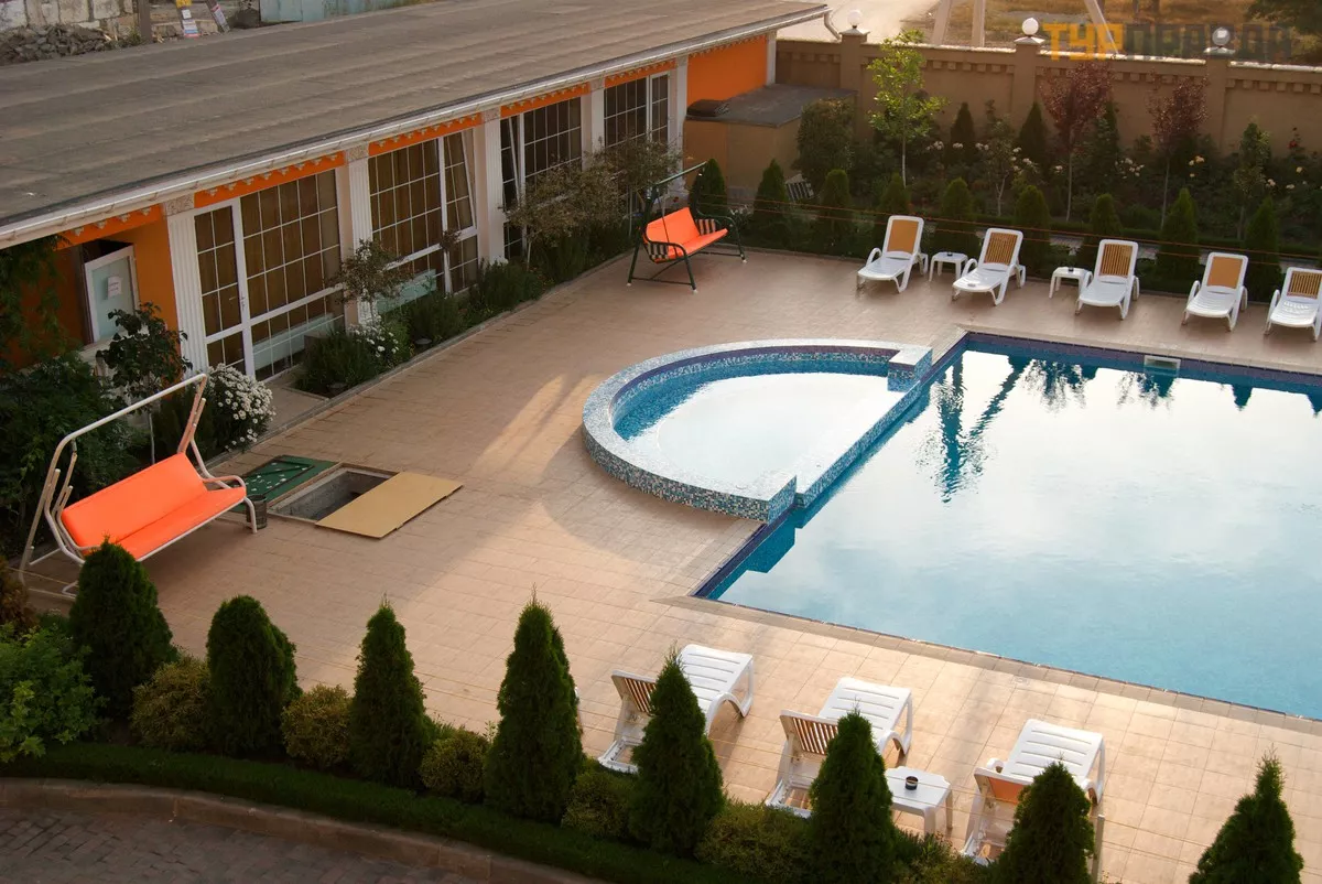 . Курортный отель "Апельсин". Саки