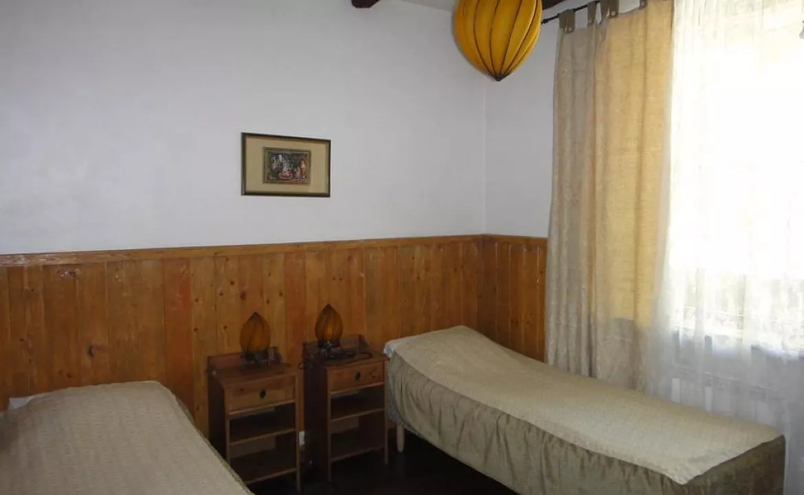 Апартаменты с тремя спальнями. Гостевой дом "Дон Шале". Красная Поляна