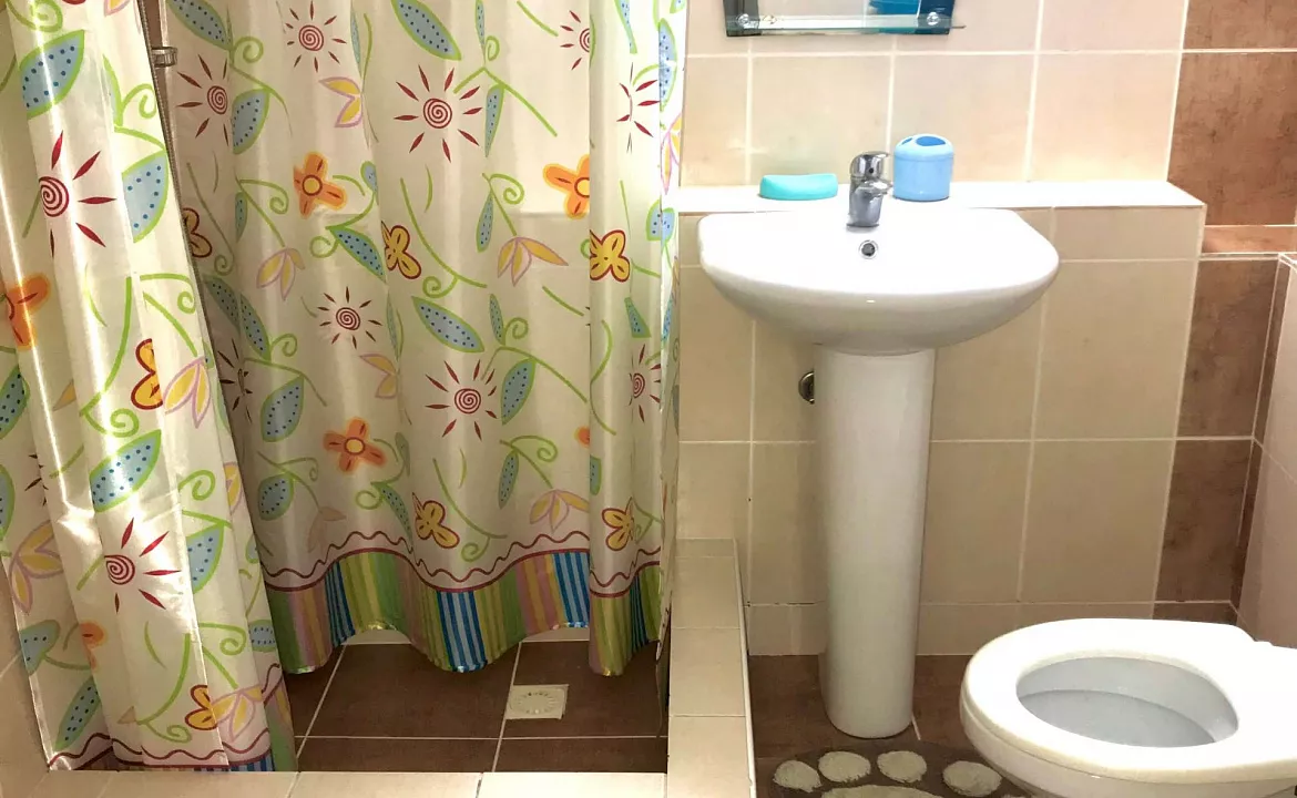 Однокомнатная квартира с кухней в коттедже на 1 этаже. Гостевой дом "Виктория". Лазаревское Однокомнатная квартира с кухней в коттедже на 1 этаже. Гостевой дом "Виктория". Лазаревское