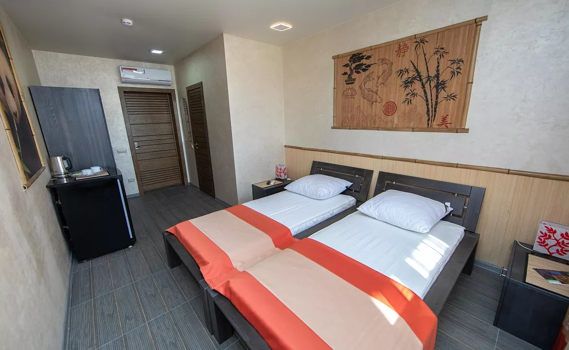 Двухместный номер с с/у. Хостел Bamboo Hotel. Адлер