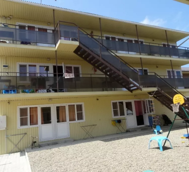 . Частный гостевой дом VIZAVI. Голубицкая