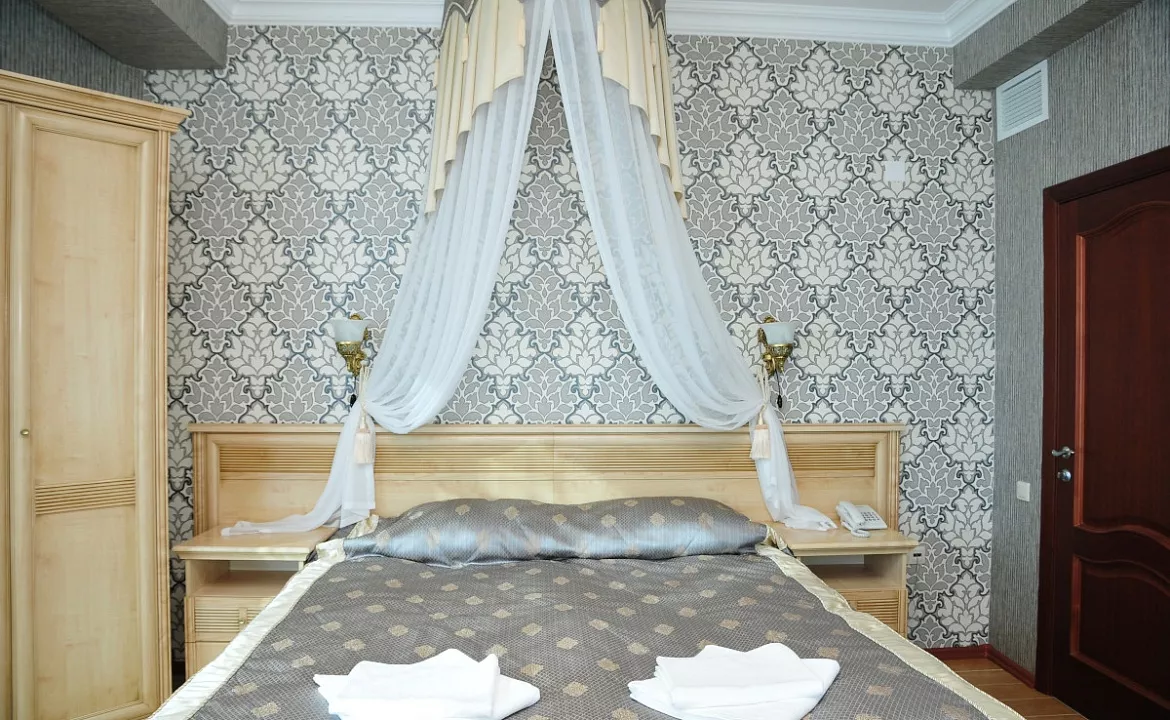 Люкс для новобрачных. Отель "Атлант-Люкс". Адлер