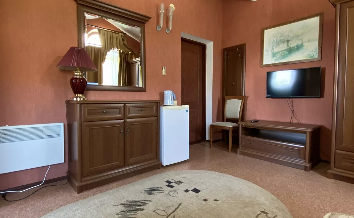 Полулюкс с балконом. Вилла "Ренессанс". Кореиз