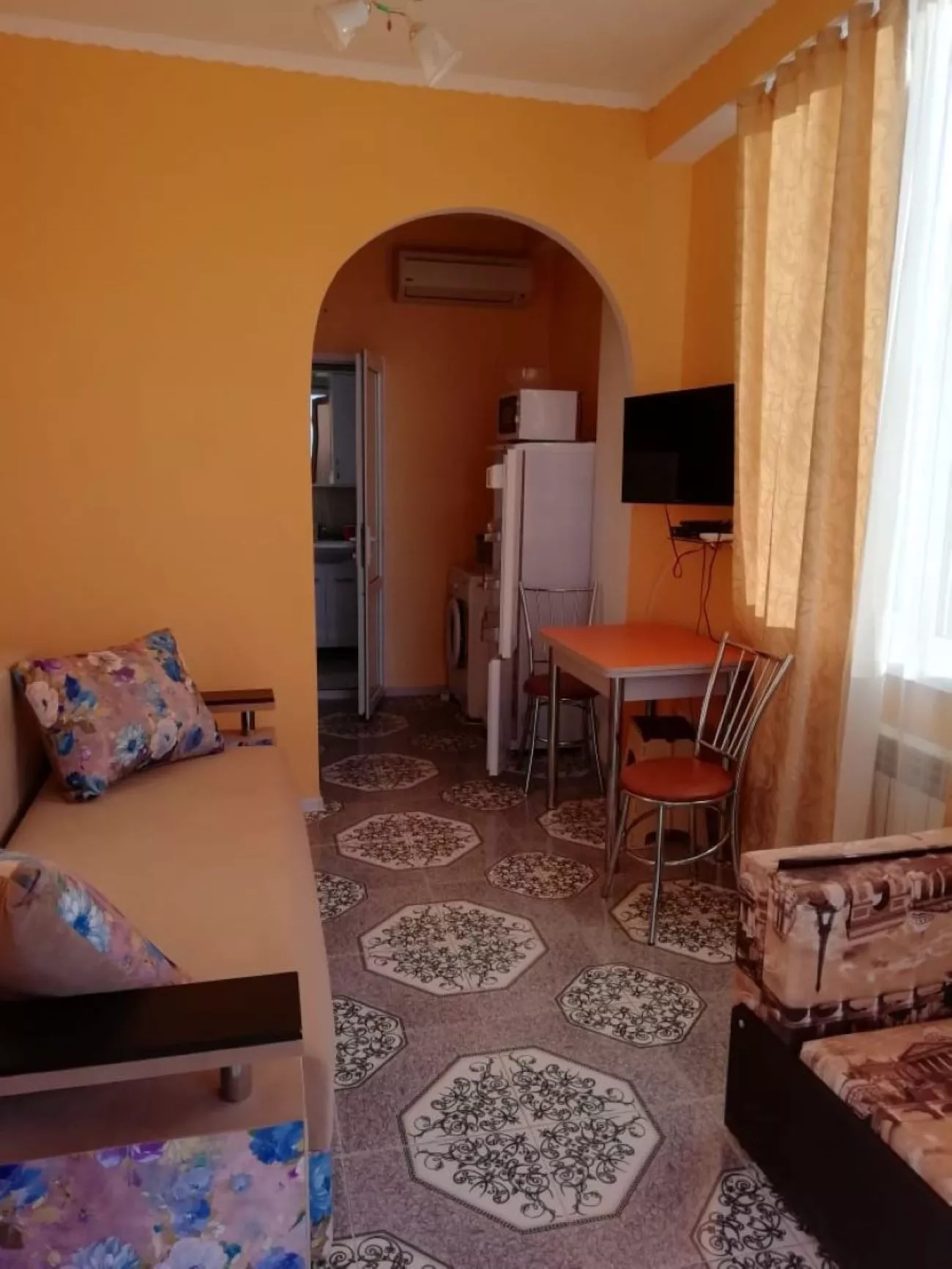 . Гостевой дом на Маратовской. Гаспра