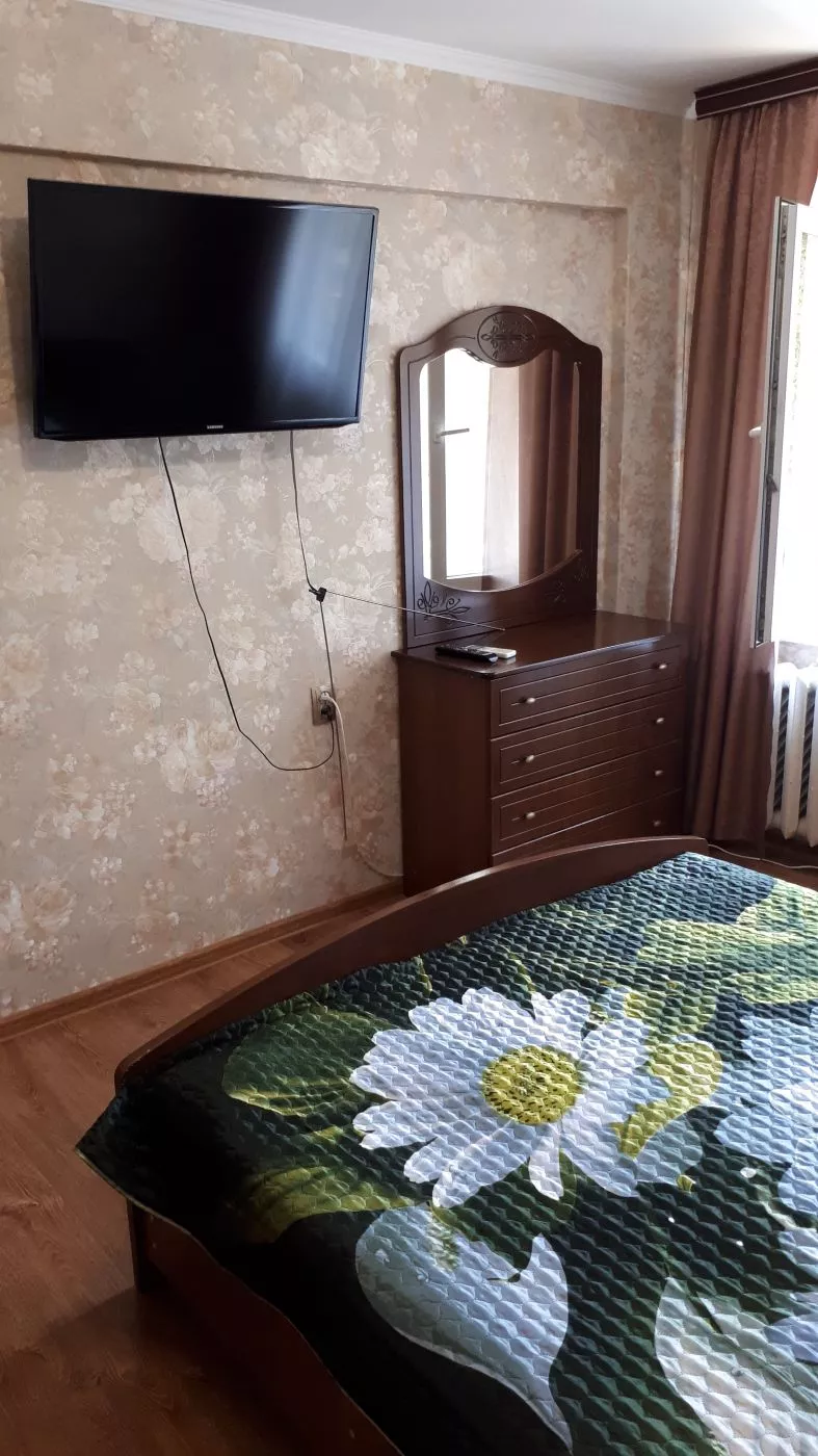 . Квартира в многоквартирном доме Двухкомнатная квартира Победы 170. Квартиры в Лазаревском