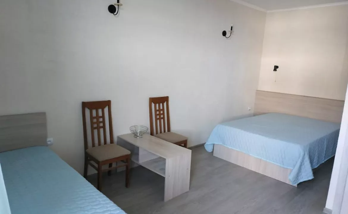 Полулюкс- 3х местный. Svetkavkaza. Лазаревское