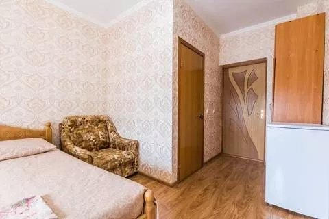 СЕМЕЙНЫЙ 4-Х МЕСТНЫЙ 2-Х КОМНАТНЫЙ НОМЕР С ДОП. МЕСТОМ. Гостевой дом «Августа» . Аше