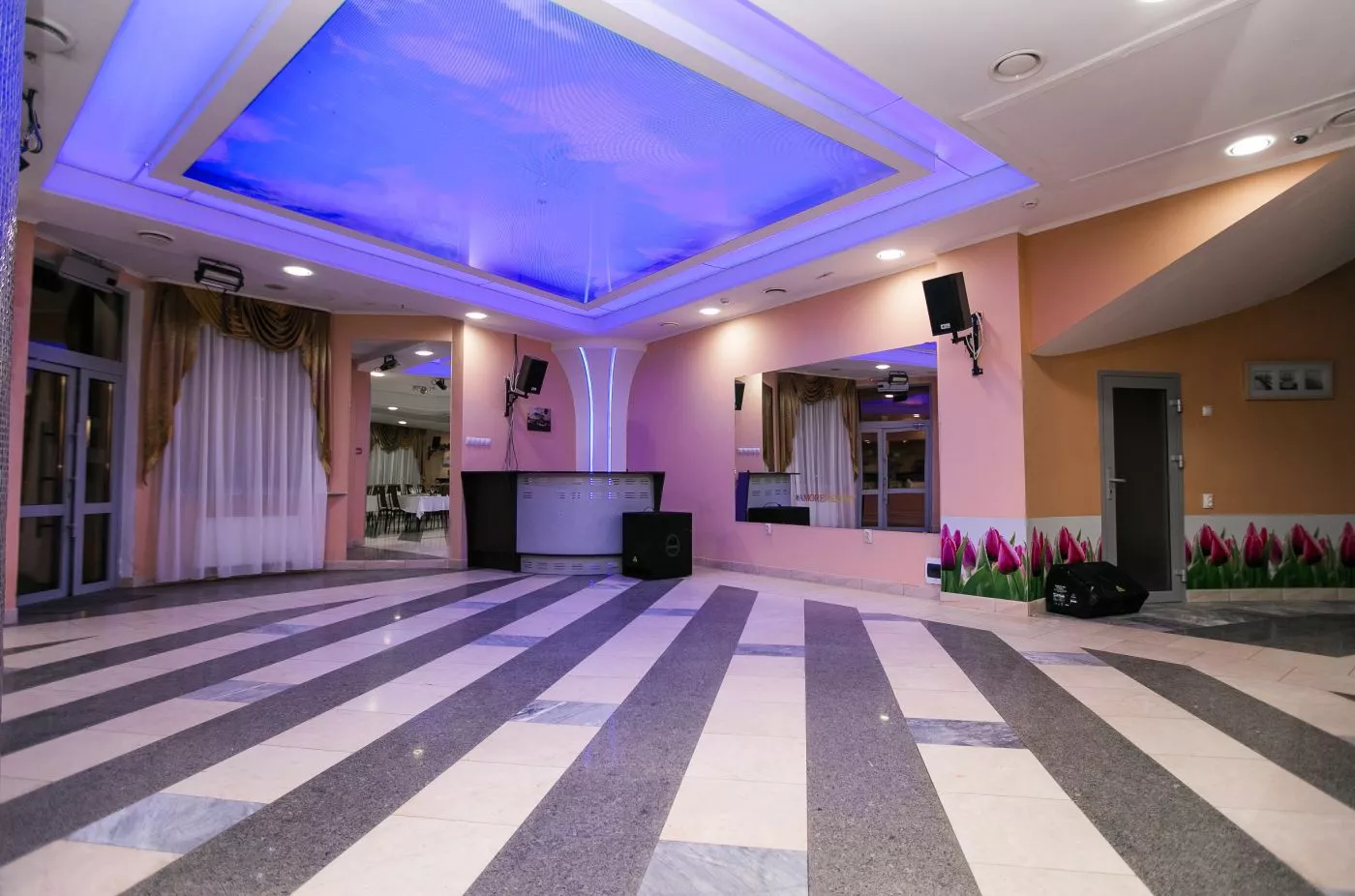 . Гостинично-оздоровительный комплекс «A-More Resort»   . Джубга