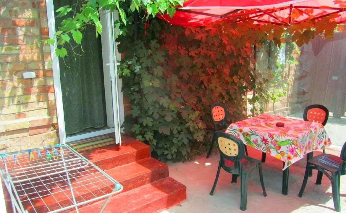 Двухкомнатный дом. Частный сектор "На Море". Ейск