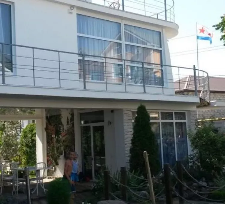 . Гостевой дом Золотой ключик. Голубицкая