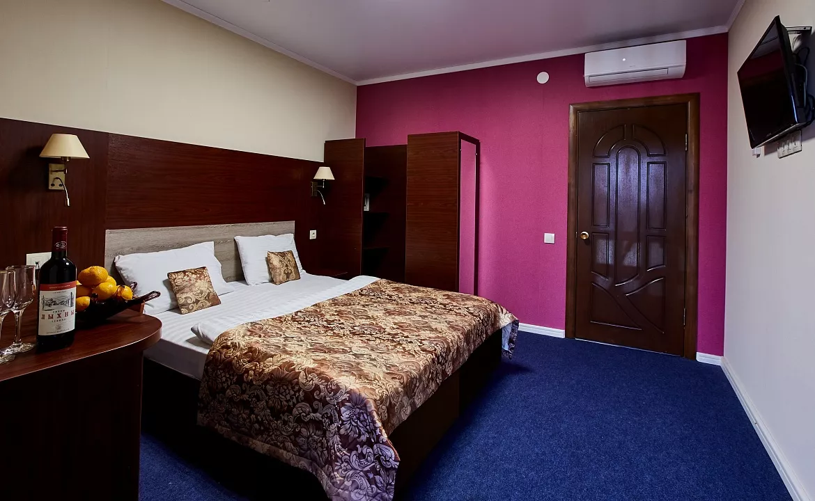 Стандарт. Отель "КОМФОРТ". Сухум