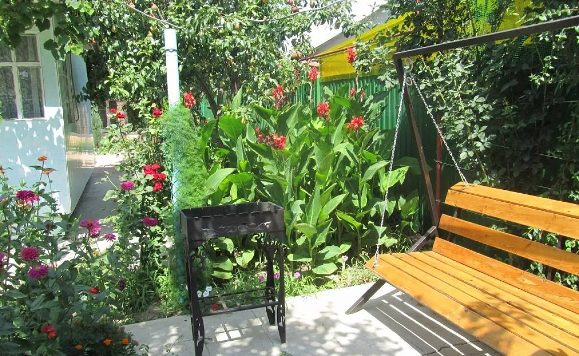 Двухкомнатный дом. Частный сектор "На Море". Ейск