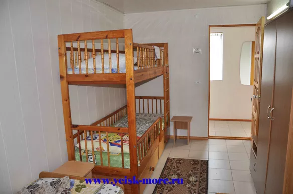 4-х местный номер. Частный сектор "Ирина". Ейск 4-х местный номер. Частный сектор "Ирина". Ейск