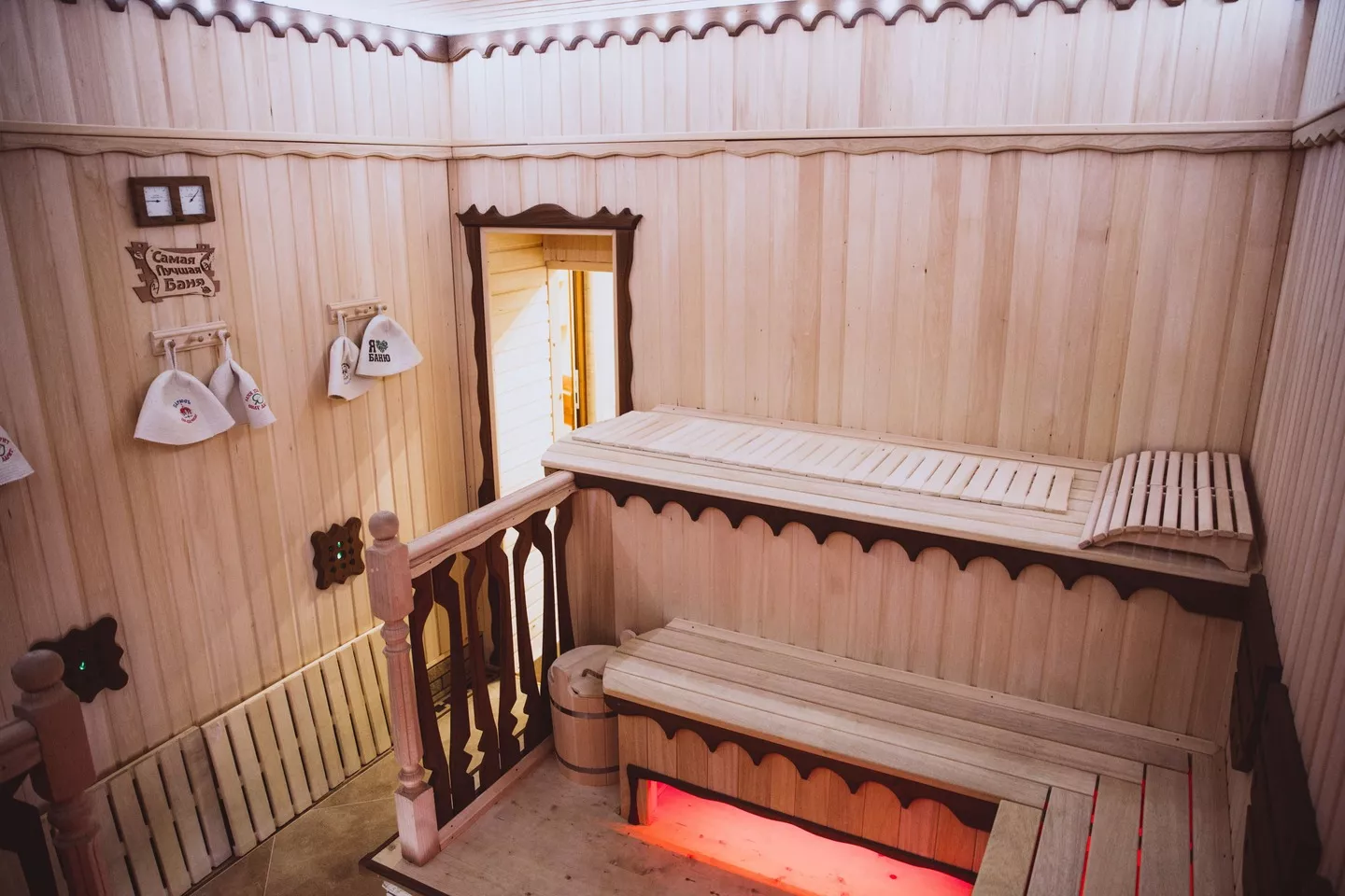 . Гостевой дом «Red House». Заозерное . Гостевой дом «Red House». Заозерное